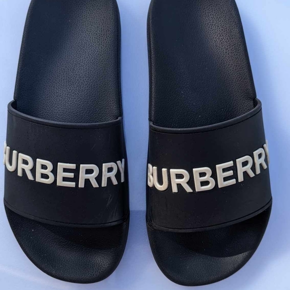 Too small - Picture 10 of 12